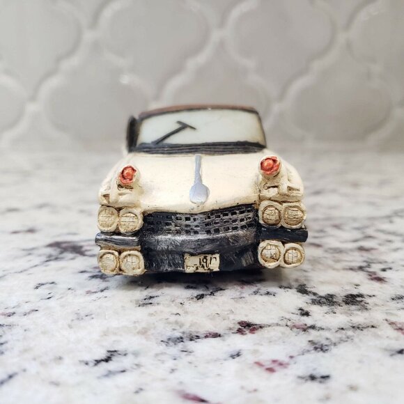 K's Collection White Vintage Car Display Model Paperweight - Picture 3 of 6